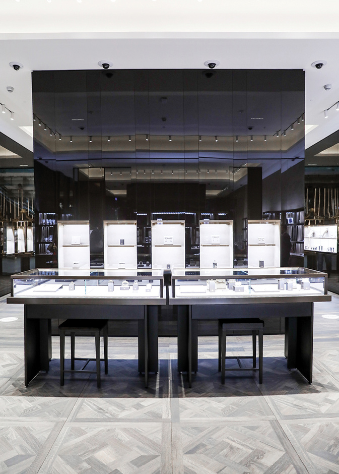 تعلن دار بوتشيلاتي BUCCELLATI عن افتتاح بوتيك لها في دبي مول DUBAI MALL