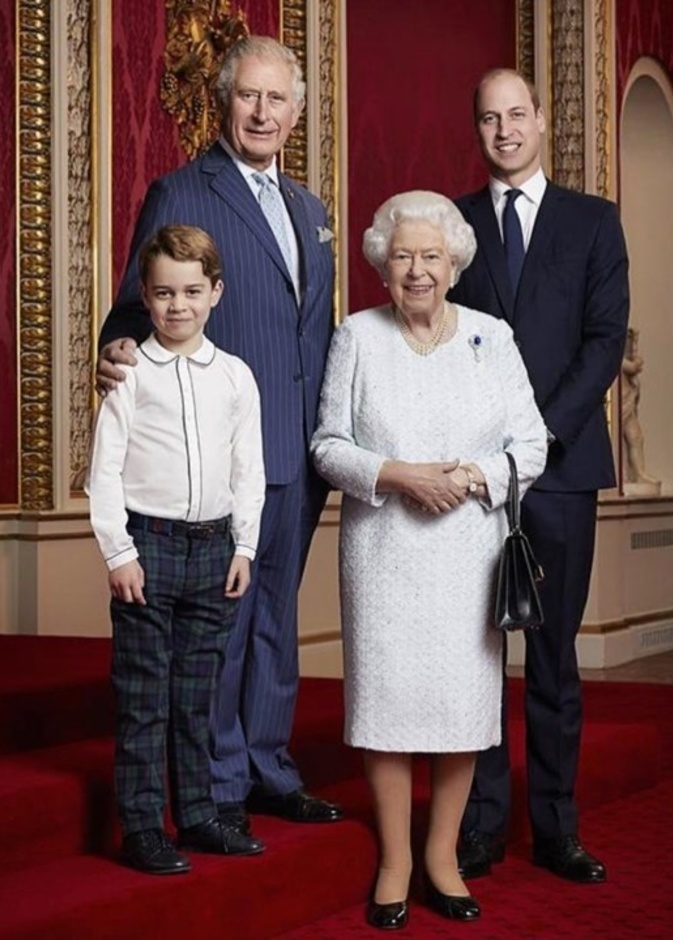 مطالبات للملكة بالتنحي لصالح تشارلز أو وليام