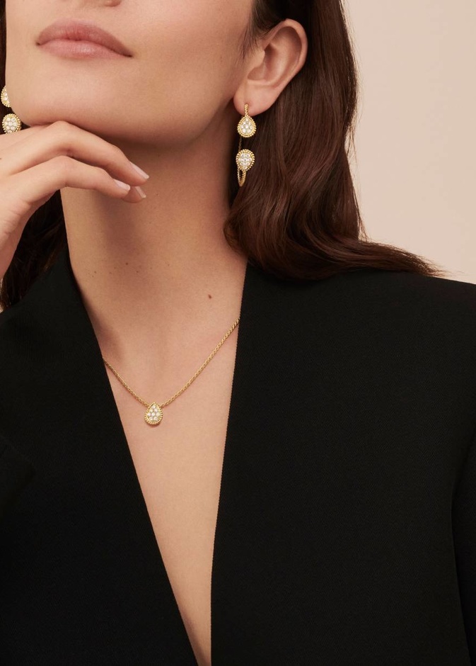 اطلالة شهر رمضان الفخمة بلمسة مجوهرات الماس العصرية الناعمة