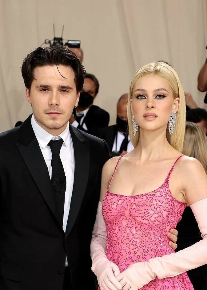 بروكلين بيكهام وعروسه يوقعان اتفاقا قانونيا قبل الزواج