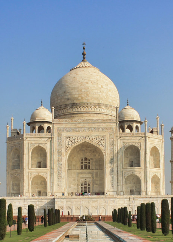 تاج محل من أشهر معالم الهند التاريخية بواسطة Daniel Mennerich