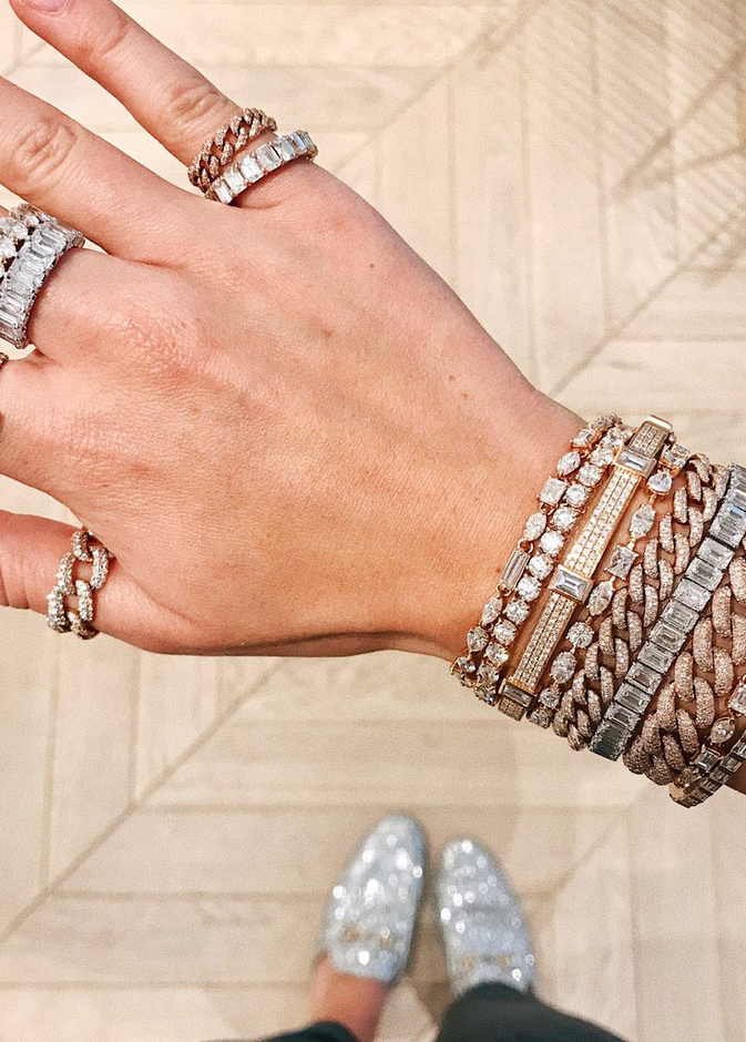 تكديس أساور الماس من شاي