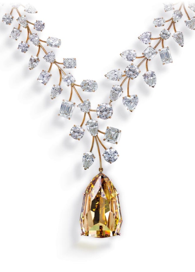 دخلت دار معوض  موسوعة غينيس بفضل عقد L'Incomparable