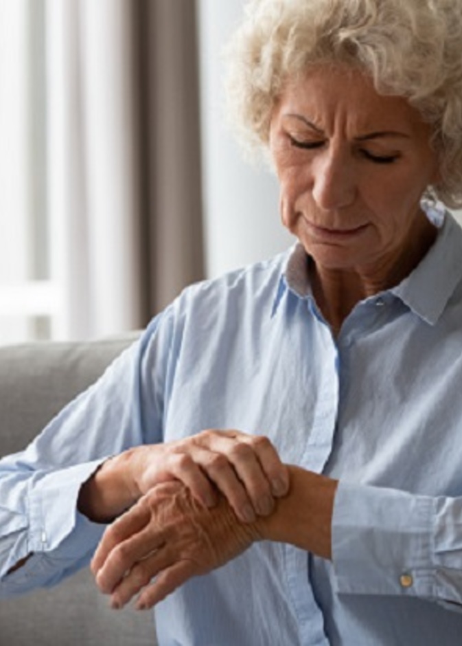 الدكتور نزار التقشبندي يتحدث لـ"هي" عن أهمية الإرشاد الإشعاعي وكيف يخفف الألم