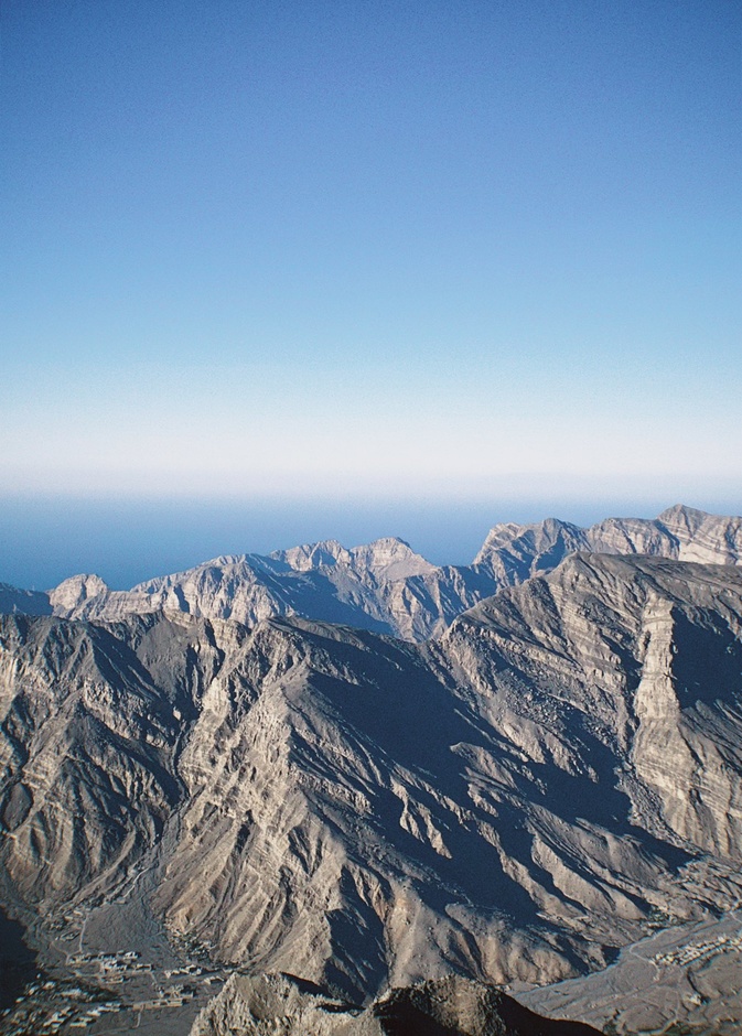 كامب 1770.. تجربة مثالية للساعين وراء أجواء المغامرة فوق قمة جبل جيس