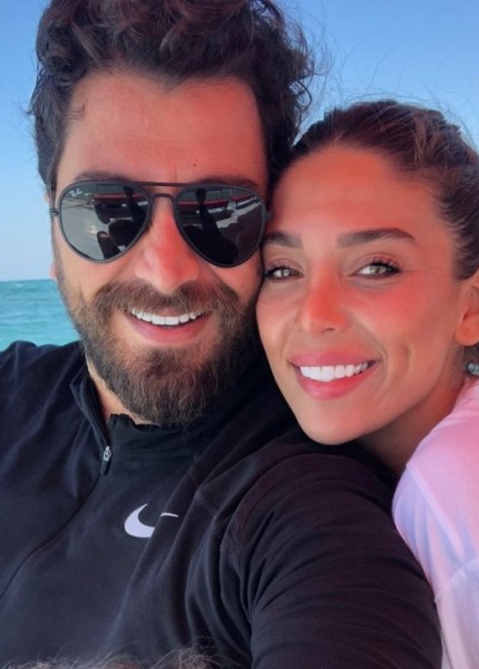 معتصم النهار وطليقته قبل حذف الصور