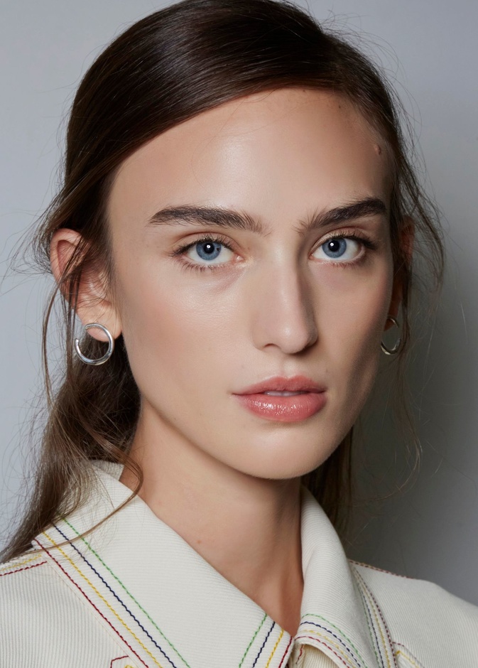 مكياج خفيف مناسب لطالبات الجامعة في رمضان 2022