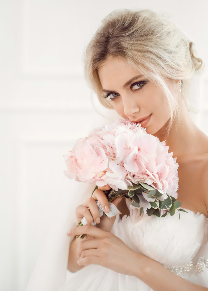 يُعد تبييض جسم العروس من أساسيات العناية بجمال المرأة