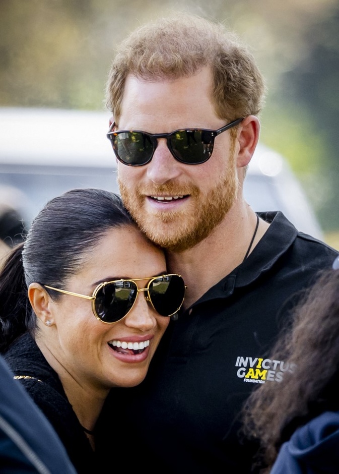 لماذا تركت ميغان ماركل الأمير هاري بهولندا وعادت إلى بلادها؟