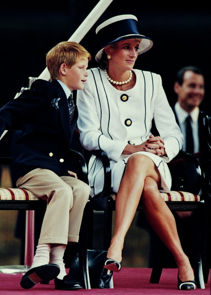 الأمير هاري يتحدث عن حالته النفسية بعد وفاة والدته الأميرة ديانا