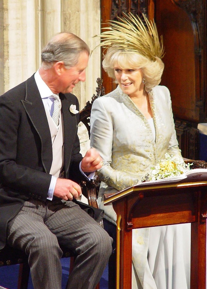 تزوج الأمير تشارلز من حبيبة عمره كاميلا باركر بعد 35 عاما من الحب