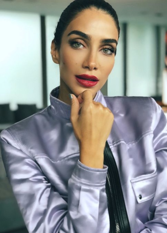 أجمل الوان احمر شفاه كرزية لرمضان 2022 من وحي مدونات الجمال العربيات