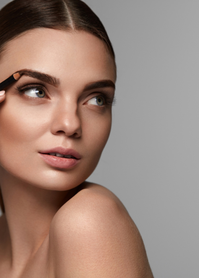 طريقة تصحيح ورسم الحواجب حسب شكل الوجه