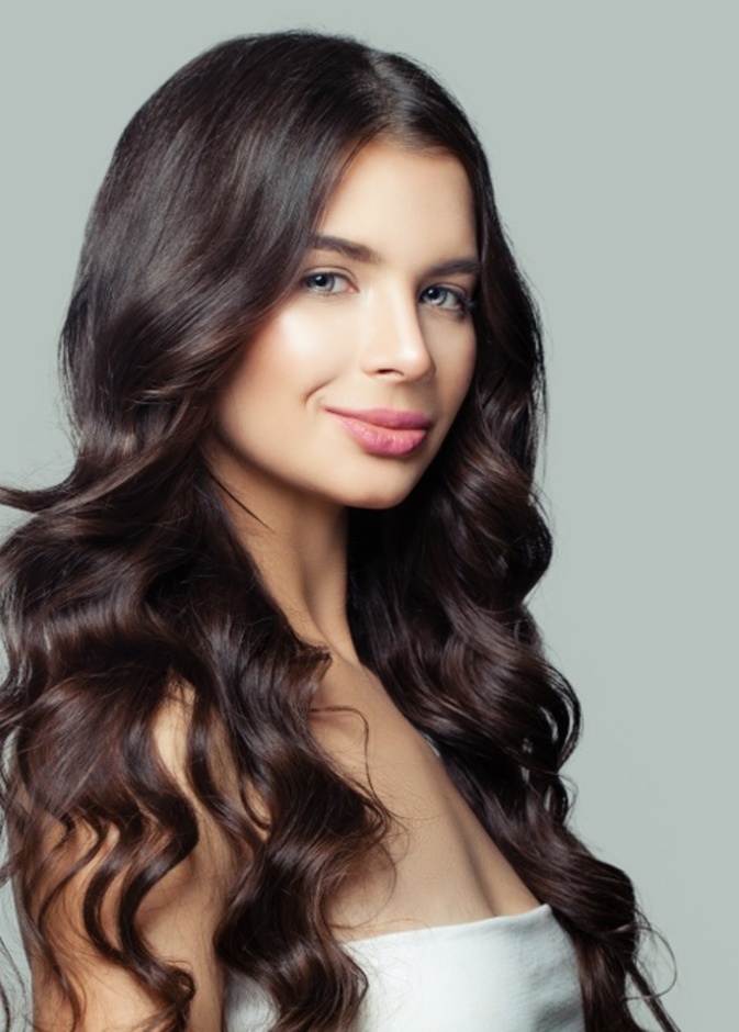 وصفات طبيعية لترطيب الشعر الجاف قبل العيد