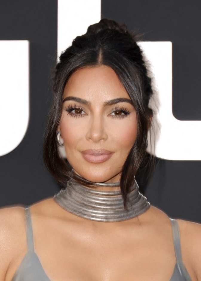 Kim Kardashian في في العرض الأول لـ the Kardashians