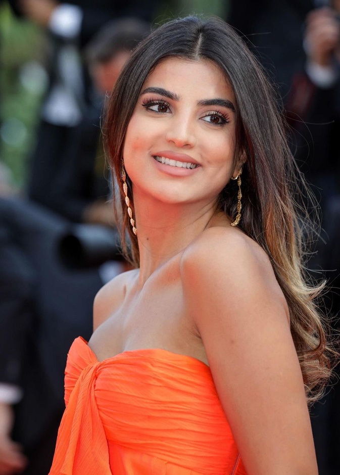 تسريحات شعر عصرية من وحي علا فرحات بعد الكشف عن جنس طفلها المنتظر