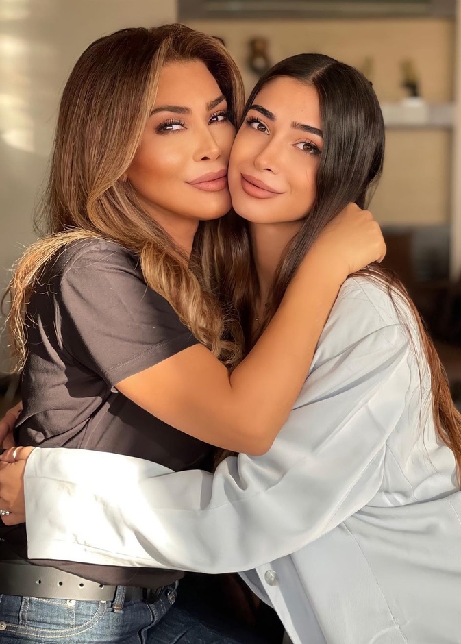 نوال الزغبي وابنتها تيا