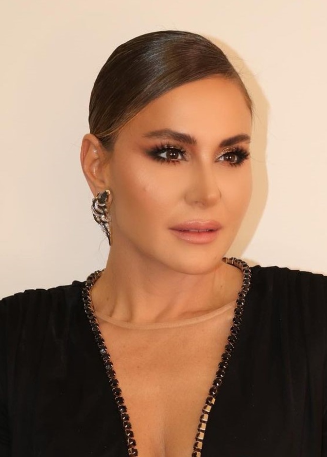 تسريحات شعر ورسمات مكياج تناسب إفطارات رمضان من وحي أحدث إطلالات النجمات