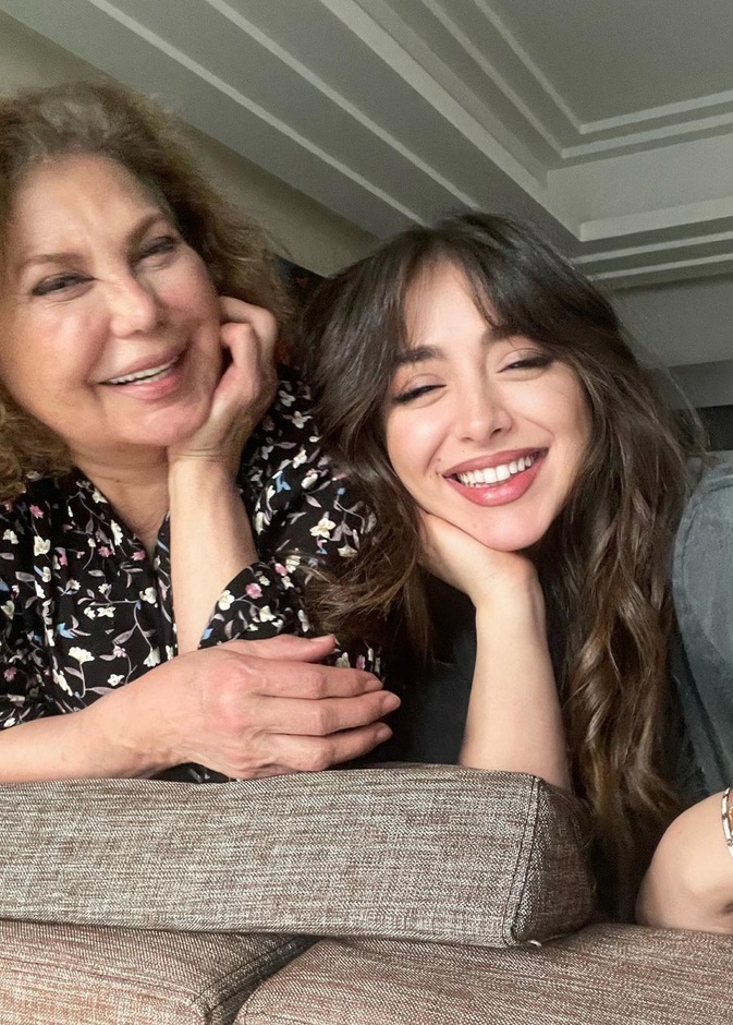 صور ترصد العلاقة المميزة لـ هيا مرعشلي مع جدتها ناهد حلبي.. تعوضها عن غياب الأم