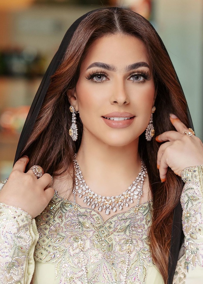 أبرز إطلالات حصة الفلاسي الجمالية في برنامجها "الشارة"