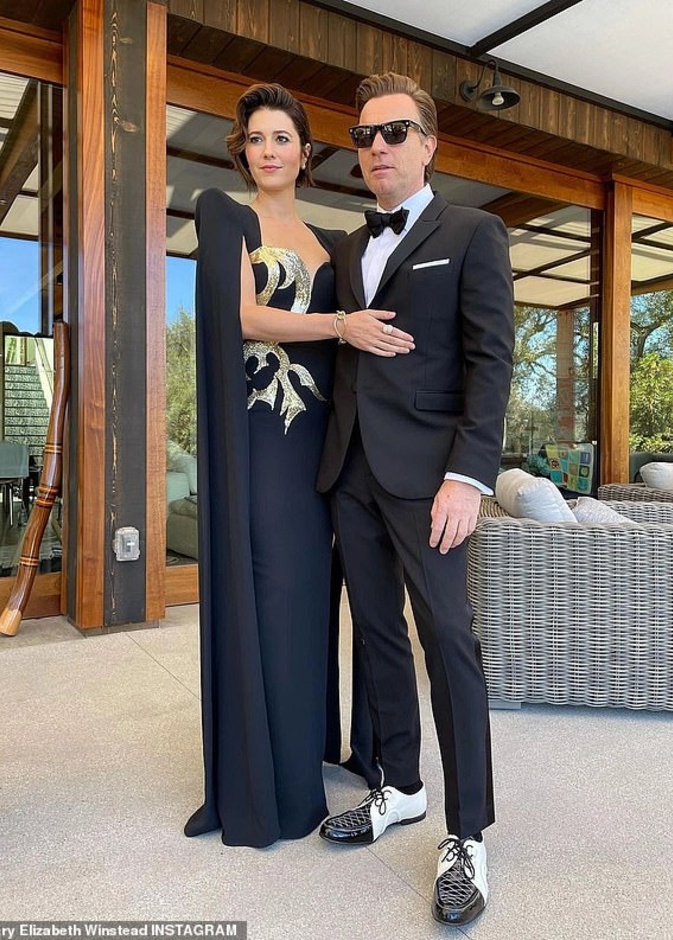 إيوان ماكجريجور يتزوج الممثلة ماري إليزابيث وينستيد في لوس أنجلوس