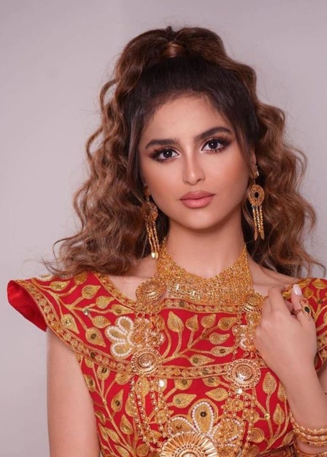 منى السابر تهنئ حلا الترك في إعلانها الجديد.. فكيف تفاعلت معها ابنتها