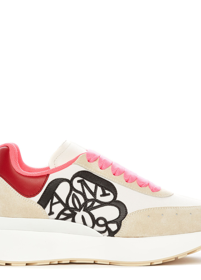  اكتشفي الإصدارات الجديدة من حذاء Sprint Runner الرياضي من Alexander McQueen