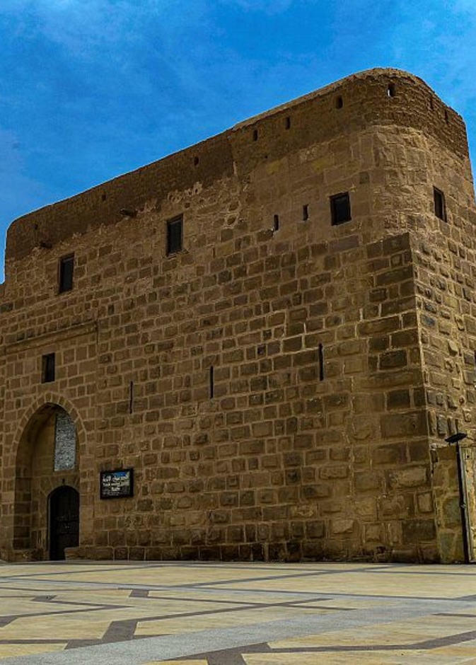 قلعة تبوك الأثرية.. تجربة تاريخية أصيلة وشاهد على الحضارات المتعاقبة في تبوك