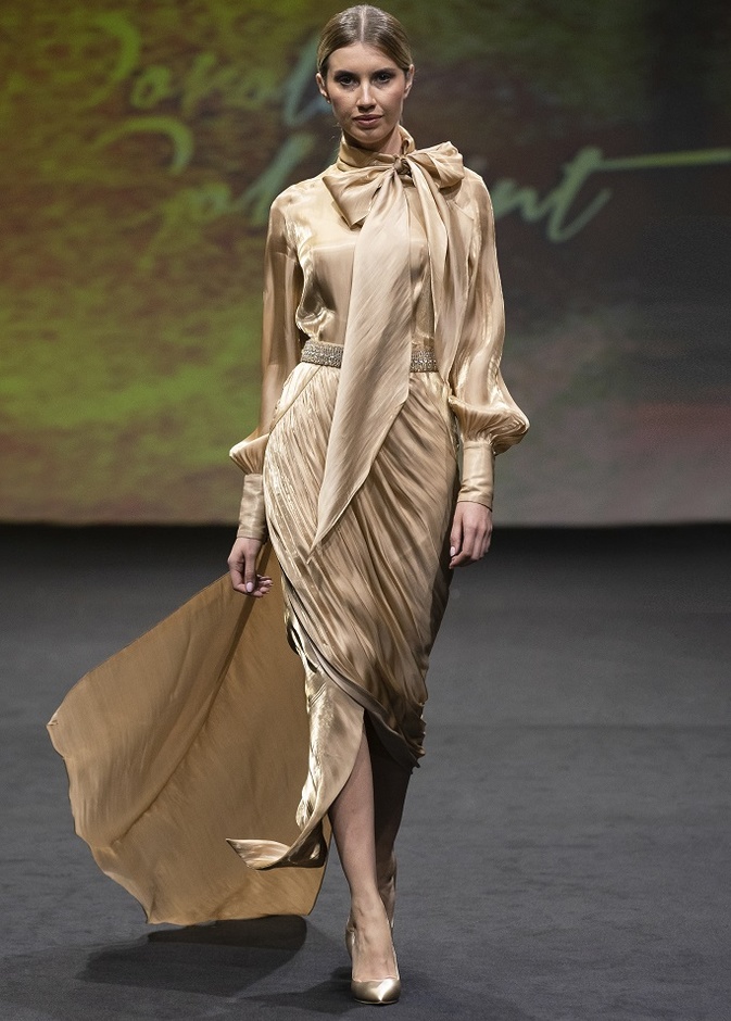 إطلالات أنيقة ومميّزة بفستان أنيق لافت من Dorota Goldpoint