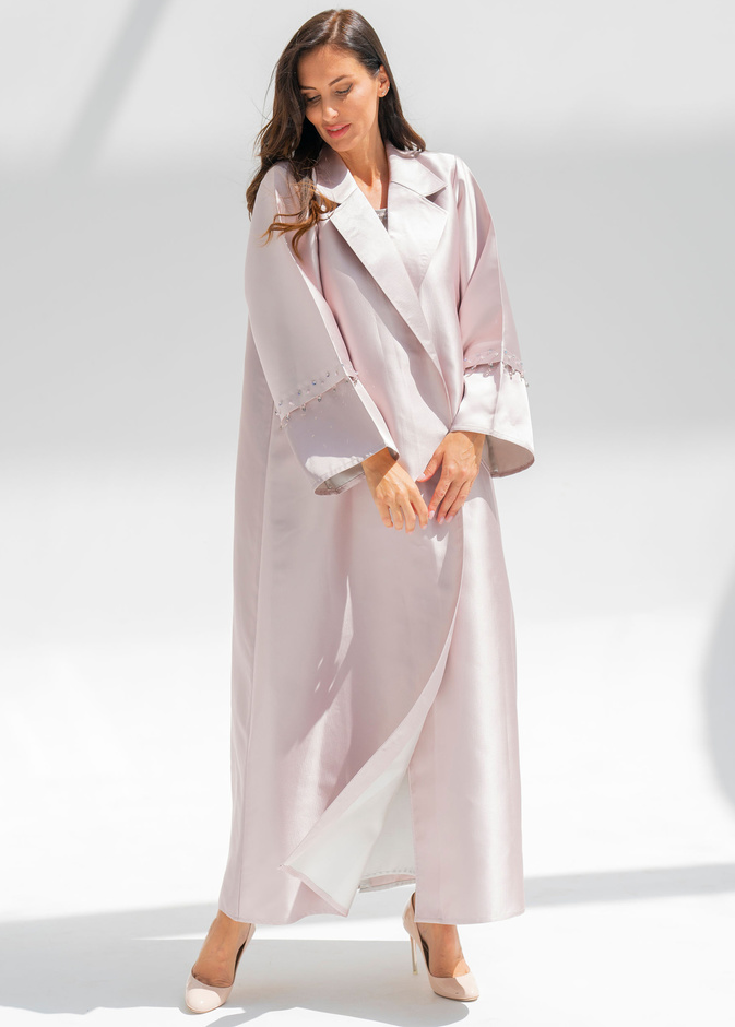 موديلات عبايات جذابة بألوان ناعمة لإطلالات مرهفة في رمضان