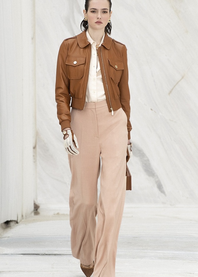 صيحات بناطيل واسعة وملونة لإطلالة ملفتة في رمضان 2022