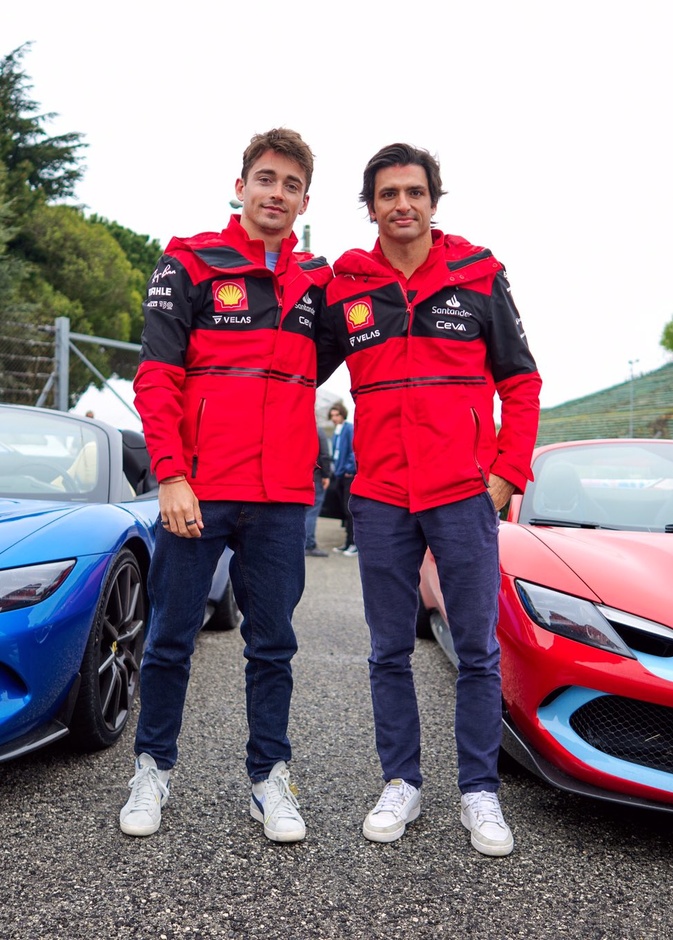 فيراري تكشف عن سيارة 296 GTS الجديدة