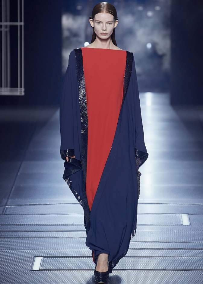 إطلالة رمضانية أنيقة ومحتشمة بأسلوب Fendi الراقي والمميّز