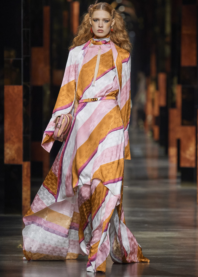 موديلات فساتين ستان للصبايا المحجبات لسهرات رمضان 2022