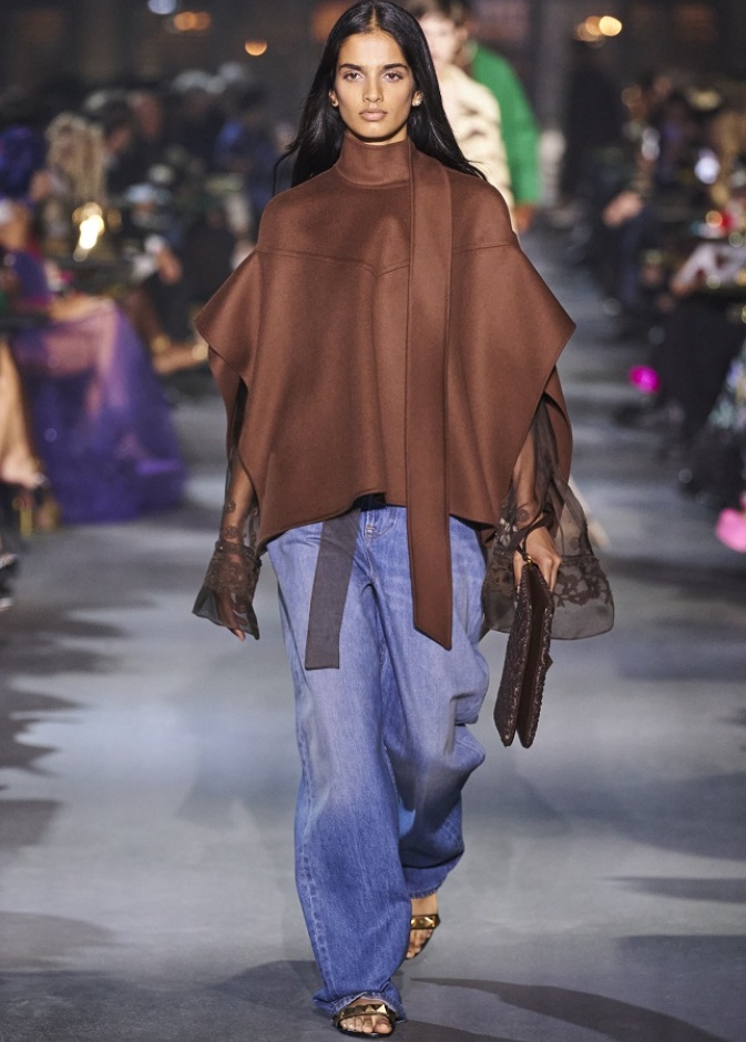 تنسيق السروال الواسع للصيف بأسلوب Valentino المميّز
