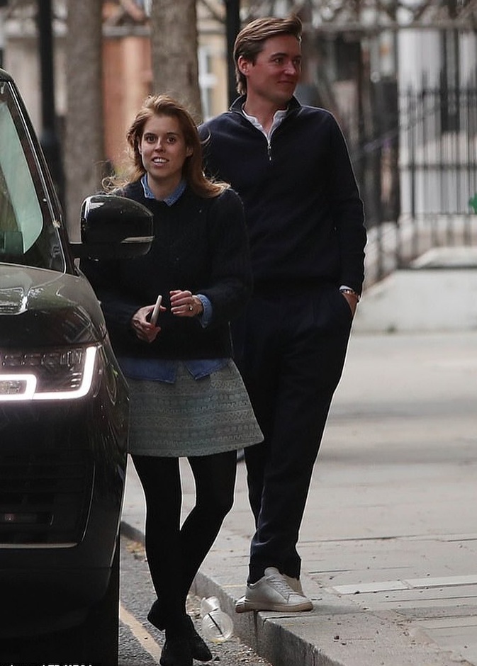 شاهد بالصور أحدث ظهور للأميرة بياتريس في تشيلسي