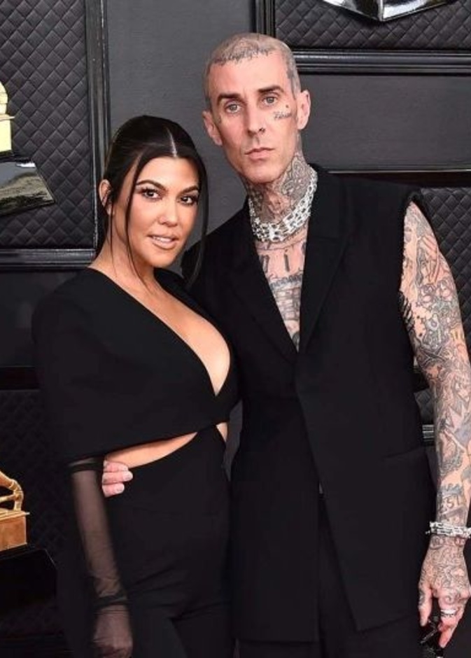 كورتني كارداشيان وترافيس باركر تزوجا سرا بعد حفل جوائز جرامي