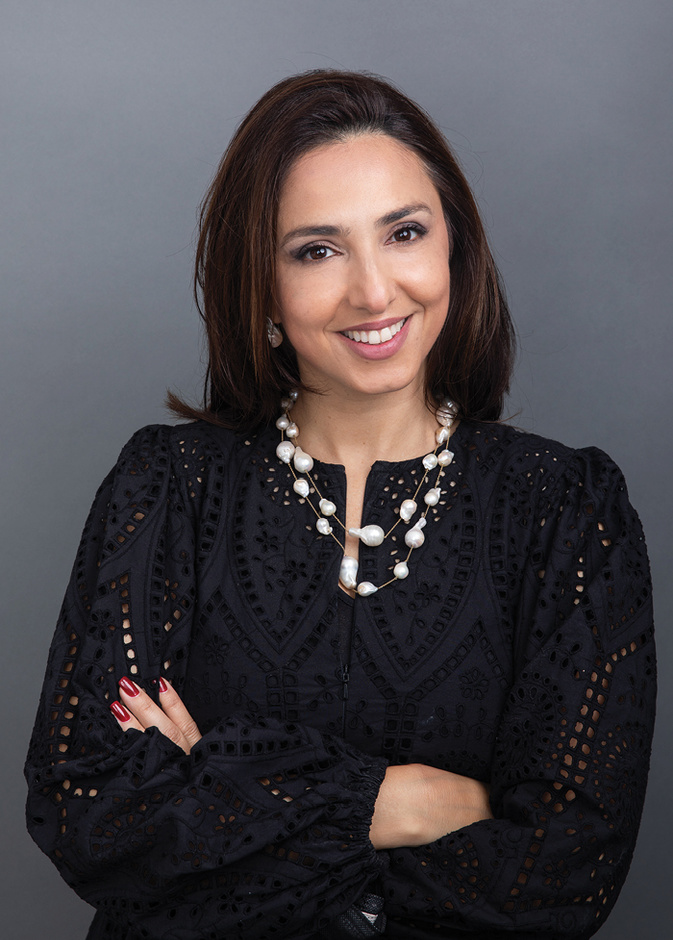 حوار مجلة "هي" مع هالة خياط المديرة الإقليمية لـ "آرت دبي"