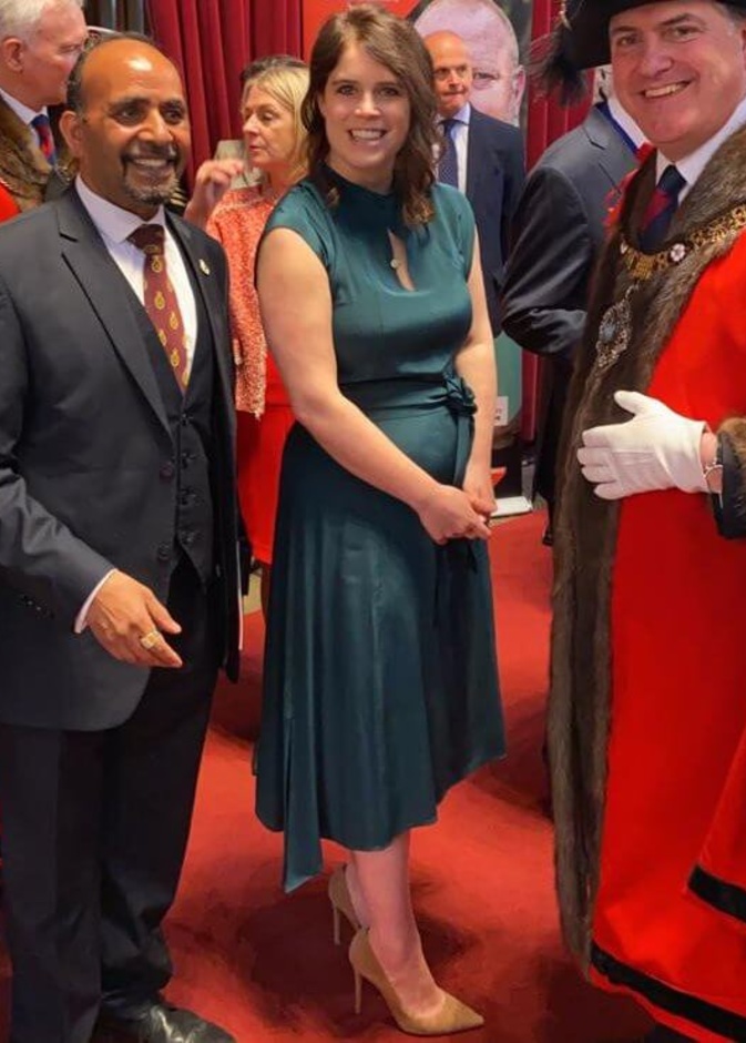 الأميرتين بياتريس ويوجين تقومان بمهمة رسمية مشتركة