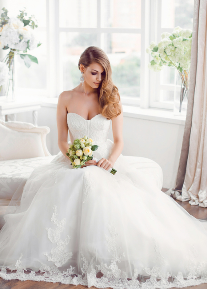 نصائح هامة للعروس التي ستضع مكياج زفافها بنفسها