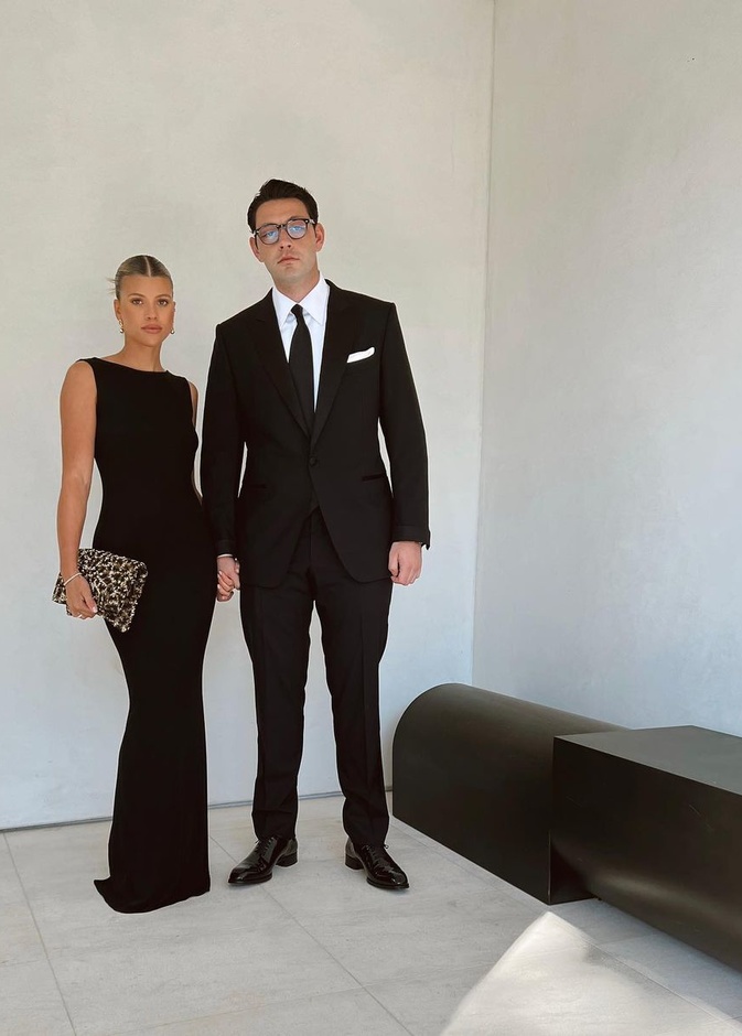 صوفيا ريتشي وإليوت غرينغ يعلنان عن خطبتهما