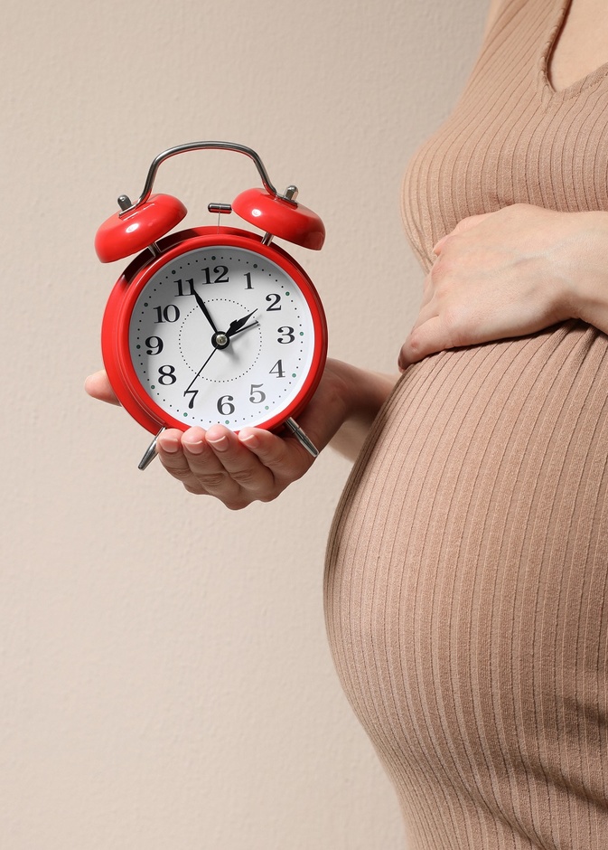 أبرز الأسباب التي تقف وراء تأخر الولادة الطبيعية