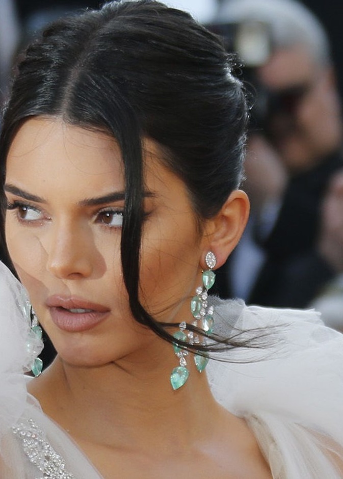 إطلالة ساحرة للجميلة كيندال جينر Kendall Jenner بمكياج ملفت عام 2018
