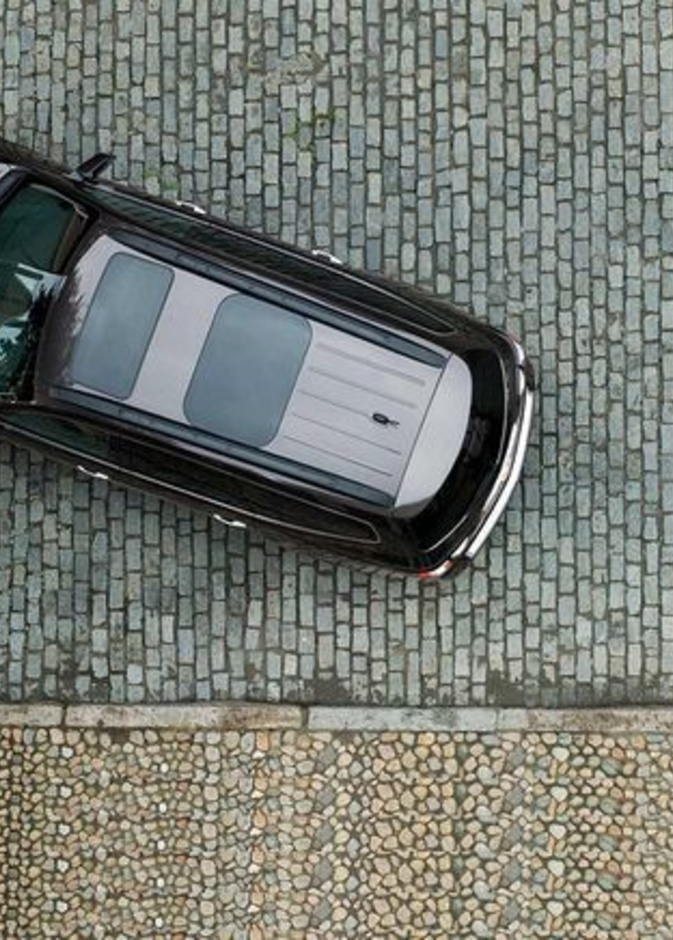  الإطار موجه للخارج أثناء ركن السيارة