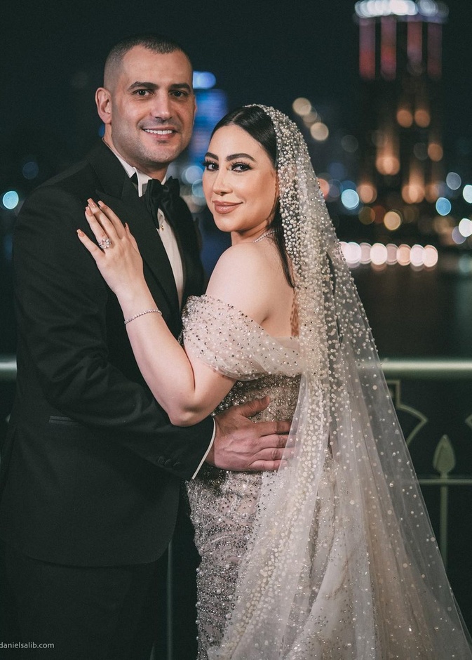 الفنانة بوسي مع عريسها في حفل زفافها- انستغرام الفنانة
