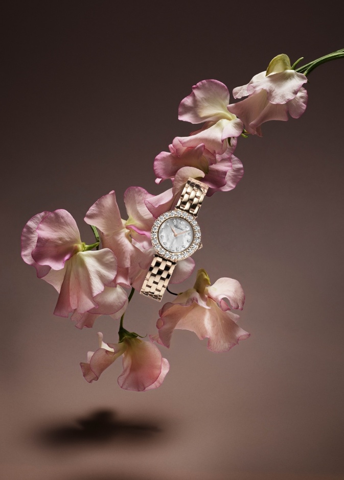 تصاميم ساعات نسائية فخمة 2022 تجسد الأناقة والبراعة الفنية