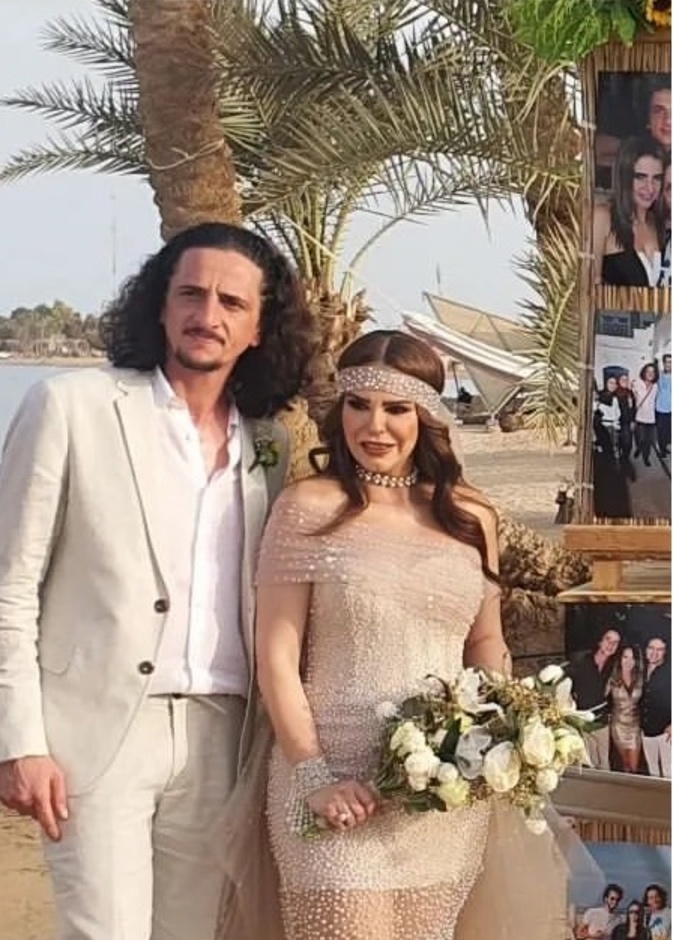 دنيا عبدالعزيز وزوجها