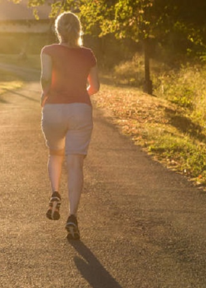 فوائد رياضة المشي للنساء