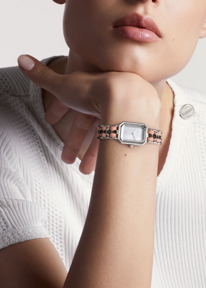 ساعة ناعمة من شانيل تناسب إطلالاتك الخاصة