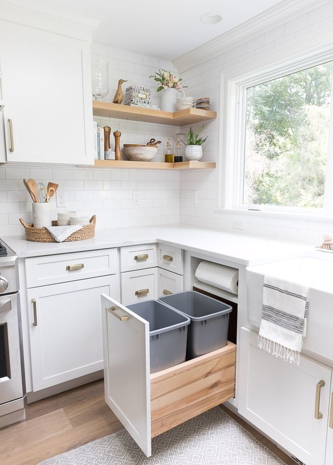 سلة قش لتجميع أدوات المطبخ